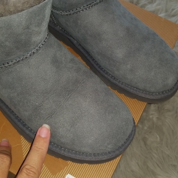 Authentic UGGS - Picture 8 of 8